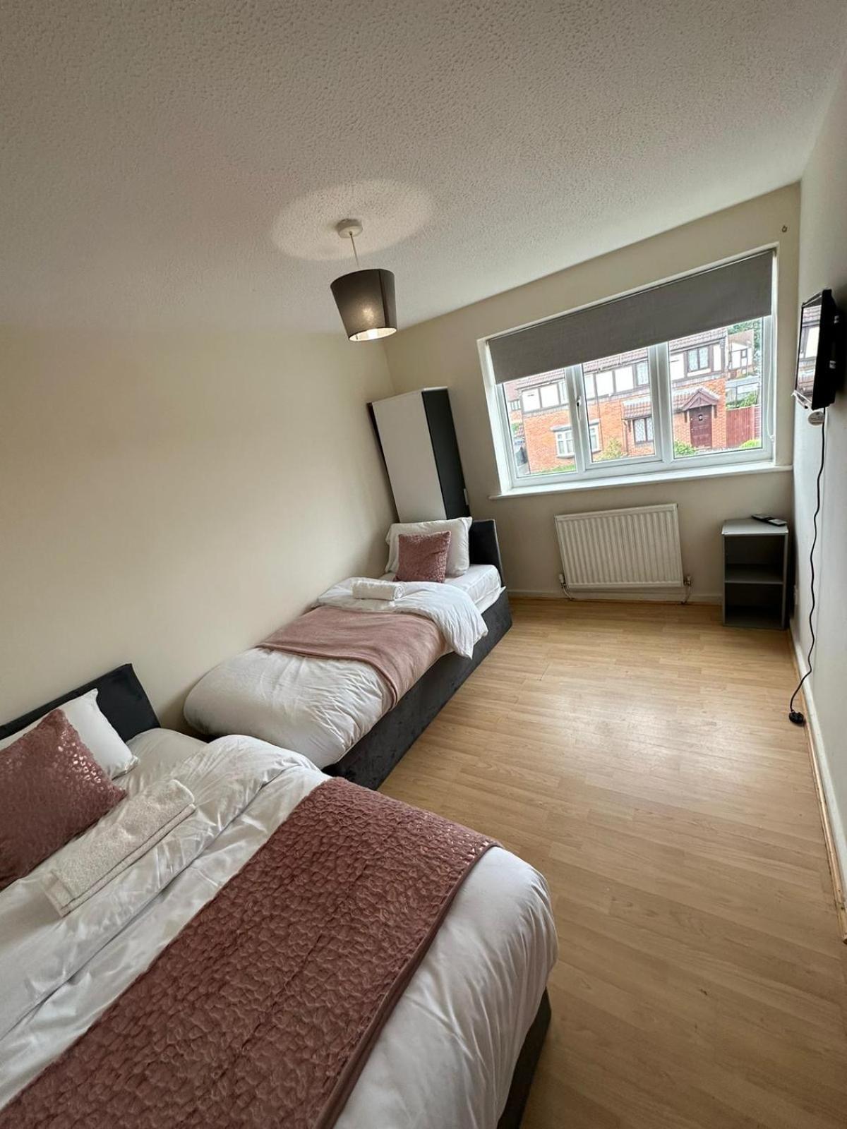 3 Bedroom Apartment Close To Manchester City Stadium And Coop Live Exterior foto